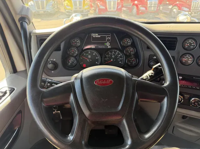2021 Peterbilt 567