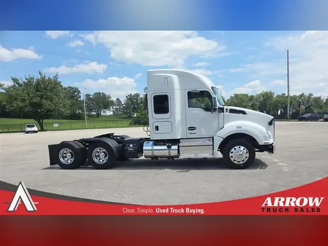 2022 KENWORTH T880