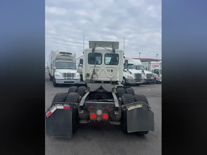 2019 FREIGHTLINER/MERCEDES CASCADIA 125