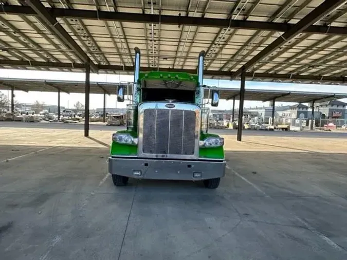 2023 Peterbilt 389