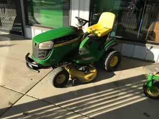 2017 John Deere D130
