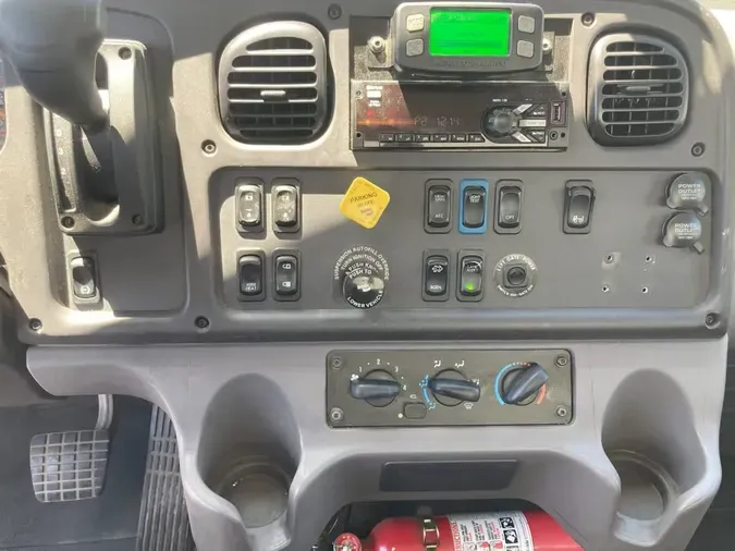 2020 FREIGHTLINER M2 106