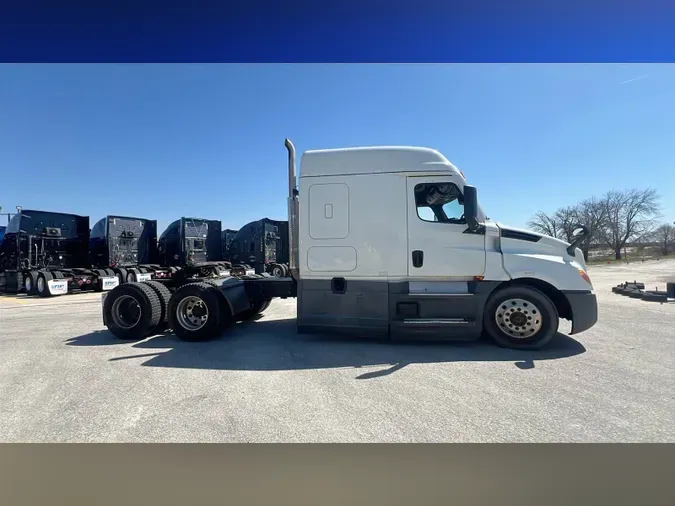 2021 Freightliner Cascadia 126