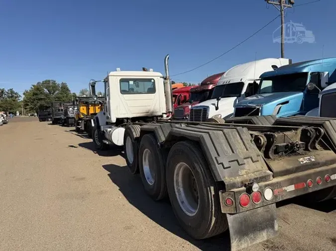 2006 MACK GRANITE CV713