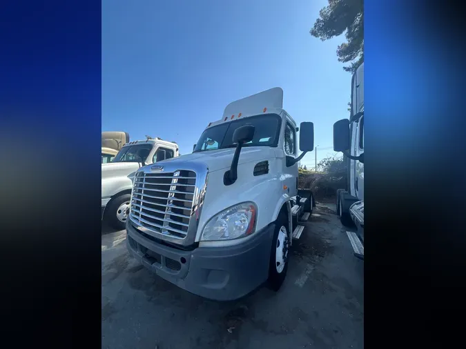 2014 FREIGHTLINER/MERCEDES CASCADIA 113