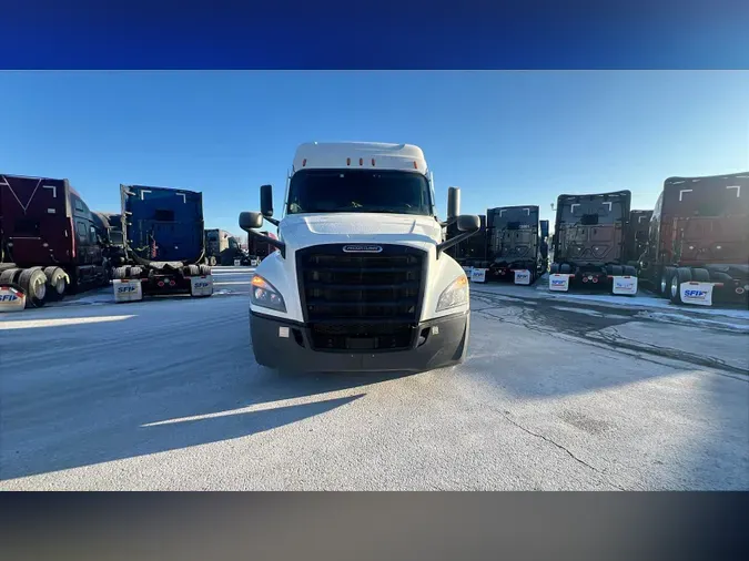 2021 Freightliner Cascadia 126