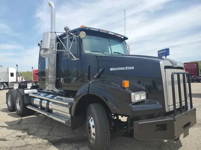 2011 WESTERN STAR 4900