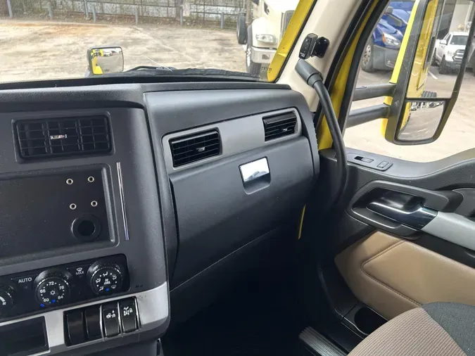 2023 Kenworth T680