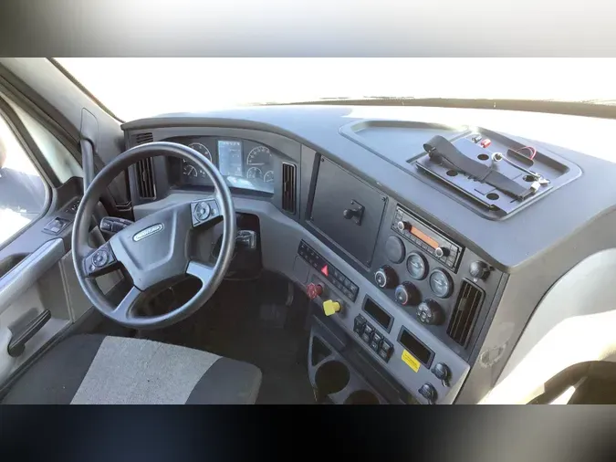 2021 Freightliner Cascadia 126