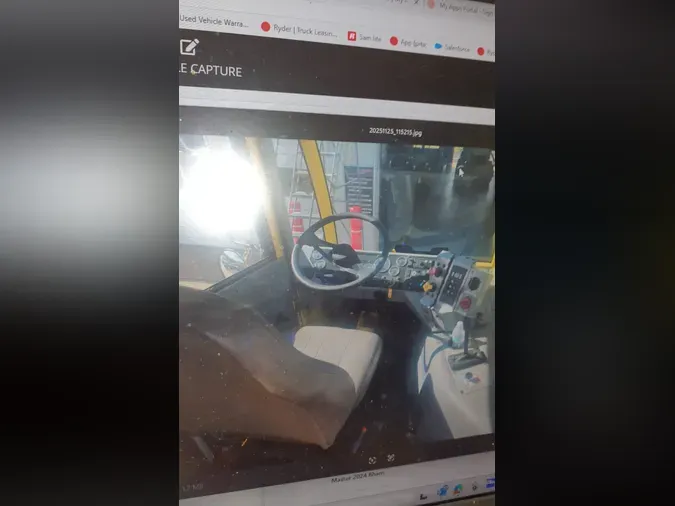 2021 AUTOCAR YARD TRACTOR