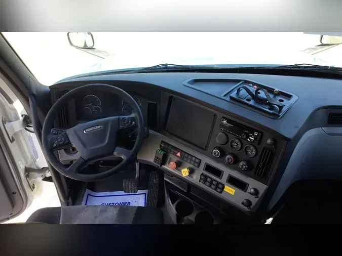2022 Freightliner Cascadia 126