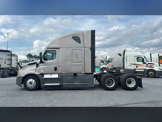 2023 Freightliner Cascadia 126e709d080ea8768ef1775ab044d1148c1