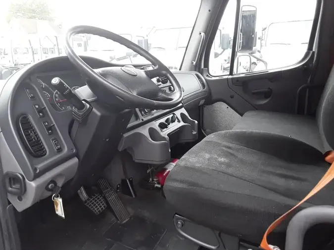 2018 FREIGHTLINER/MERCEDES M2 106