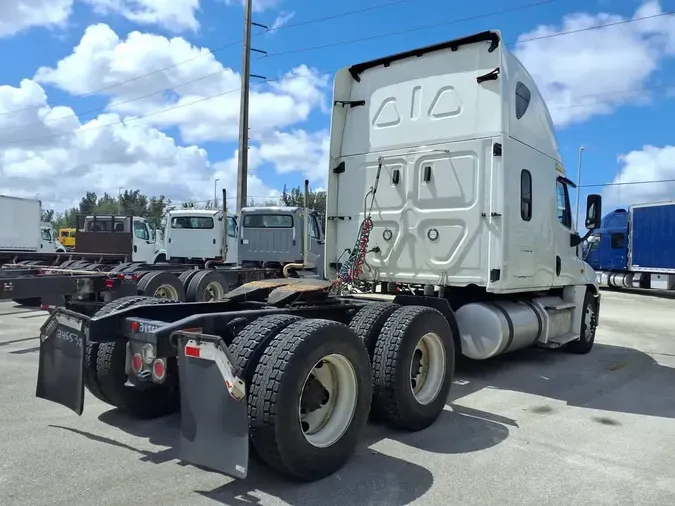 2020 FREIGHTLINER CASCADIA 125