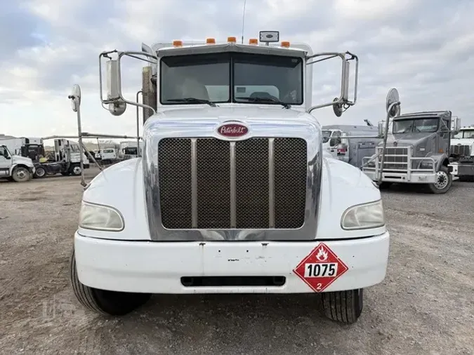 2013 PETERBILT 337
