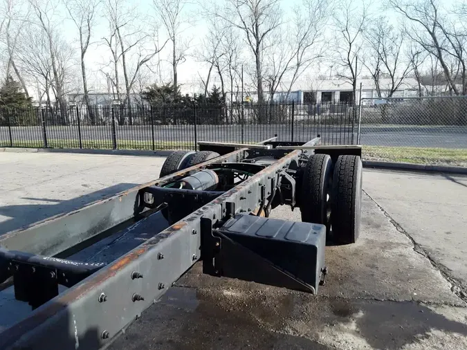 2020 FREIGHTLINER/MERCEDES M2 106