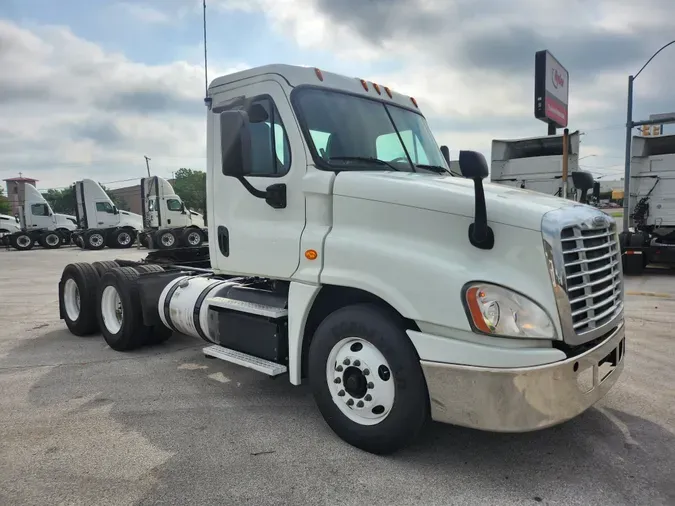 2016 FREIGHTLINER/MERCEDES CASCADIA 125