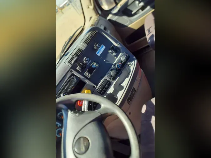 2017 FREIGHTLINER/MERCEDES CASCADIA 125