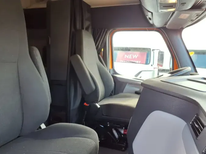 2019 FREIGHTLINER NEW CASCADIA PX12664