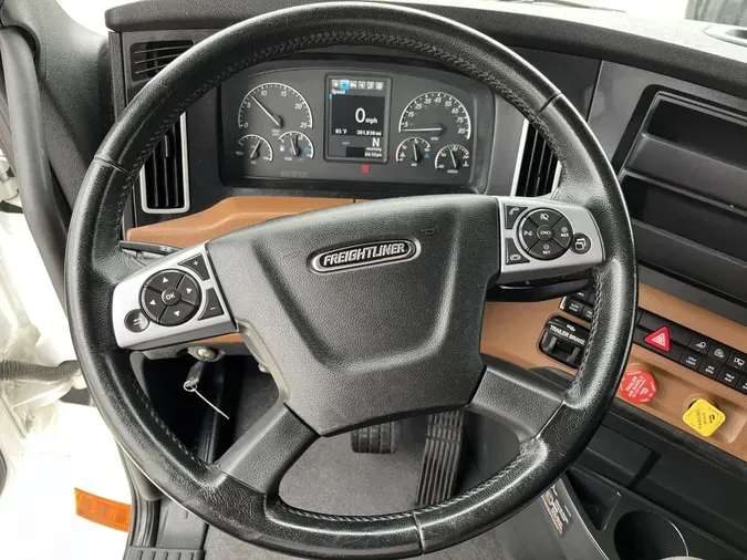 2023 Freightliner Cascadia 126