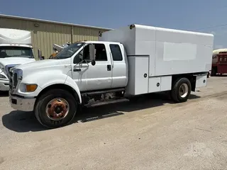 2010 FORD F750 SD