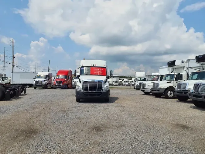 2020 FREIGHTLINER CASCADIA 113