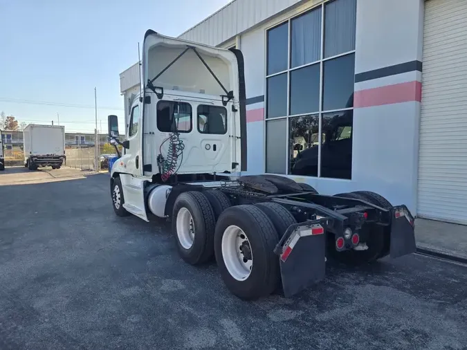 2019 FREIGHTLINER/MERCEDES CASCADIA 125e72914bc8f279ea51514ac9367cf64bf