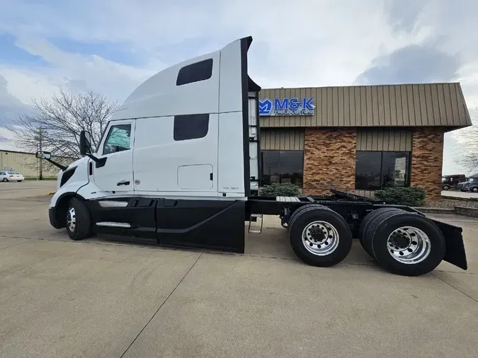 2026 VOLVO VNL64T860