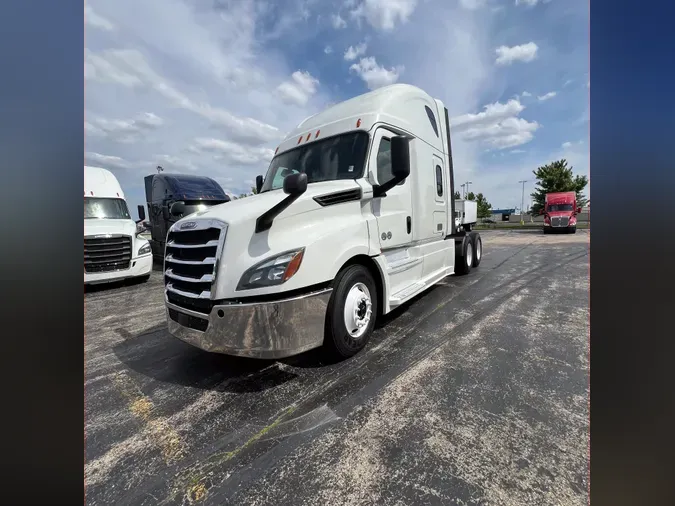 2020 Freightliner Cascadia 126