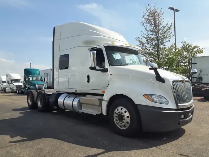 2019 NAVISTAR INTERNATIONAL LT625 SLPR CAB