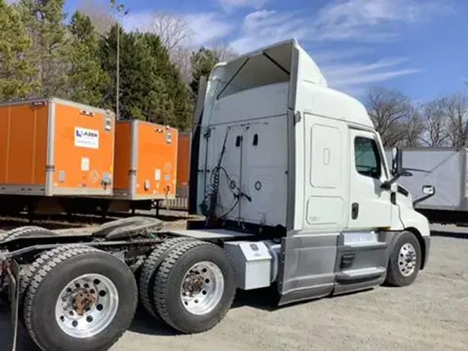 2021 Freightliner Cascadia