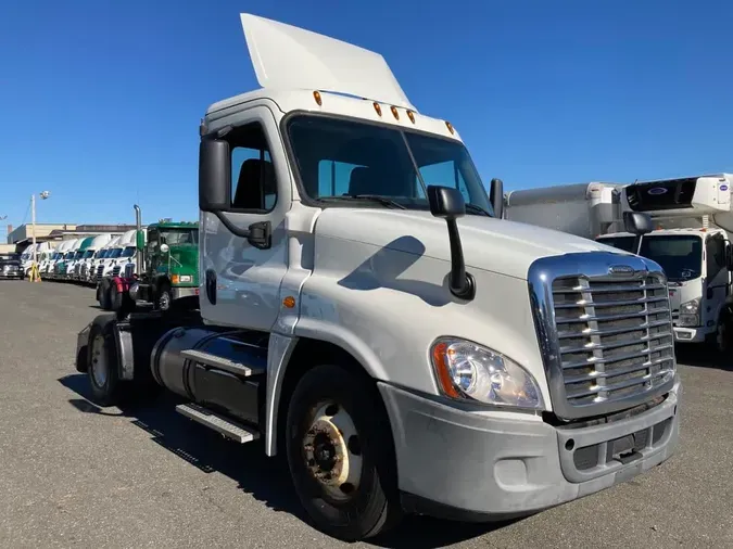2016 FREIGHTLINER/MERCEDES CASCADIA 125