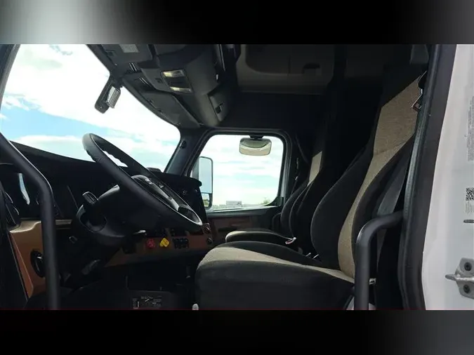 2020 FREIGHTLINER CA126