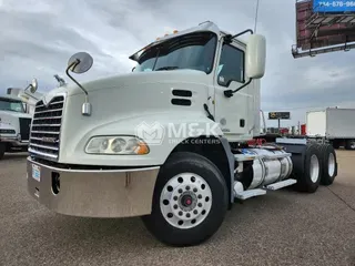 2014 MACK CXU613