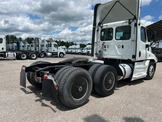 2018 FREIGHTLINER/MERCEDES CASCADIA 125