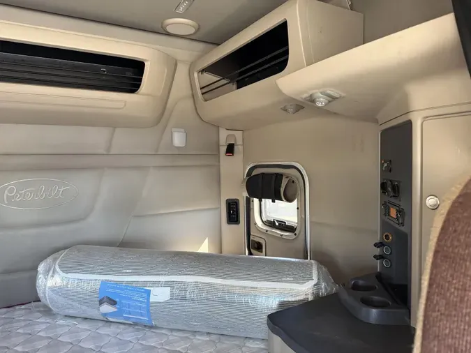 2022 Peterbilt 579