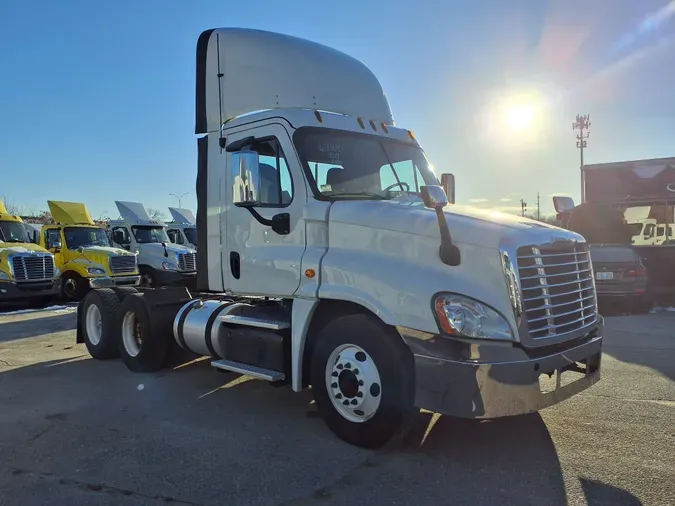 2017 FREIGHTLINER/MERCEDES CASCADIA 125