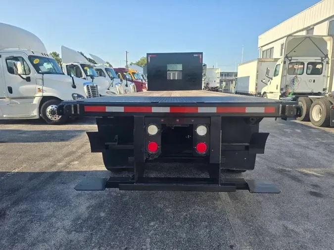 2017 FREIGHTLINER M2 106