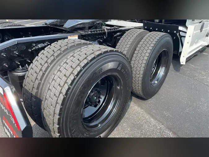 2020 FREIGHTLINER CA126