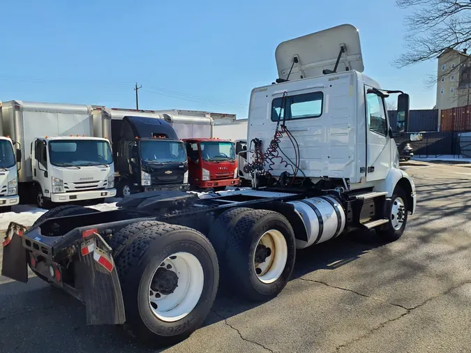 2019 VOLVO VNL