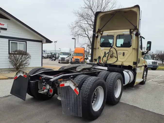 2019 FREIGHTLINER/MERCEDES CASCADIA 125