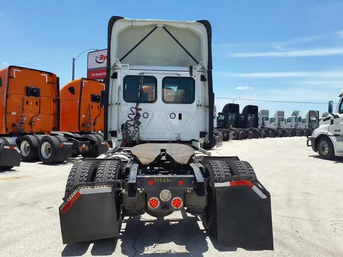 2019 FREIGHTLINER CASCADIA 113