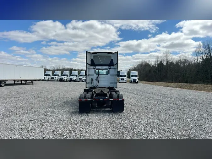 2018 Volvo VNL300