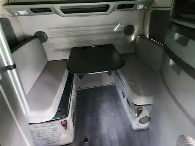 2021 VOLVO VNL860