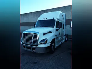 2016 Freightliner CASCADIA 125