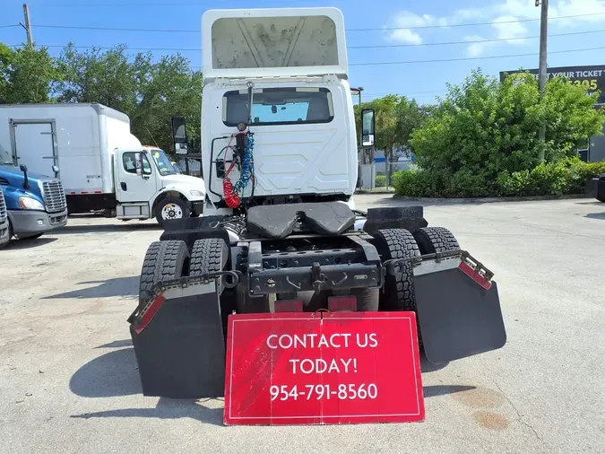 2019 NAVISTAR INTERNATIONAL RH613 DAYCAB S/A