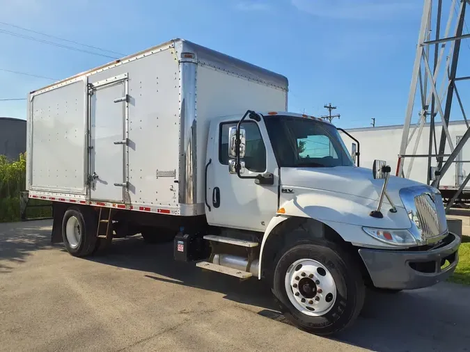 2020 NAVISTAR INTERNATIONAL MV607 (4X2)