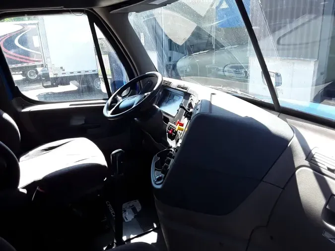 2020 FREIGHTLINER/MERCEDES CASCADIA 125