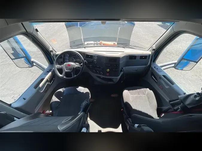 2022 PETERBILT 579