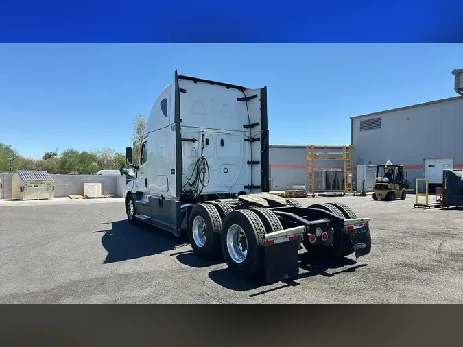 2024 Freightliner Cascadia 126